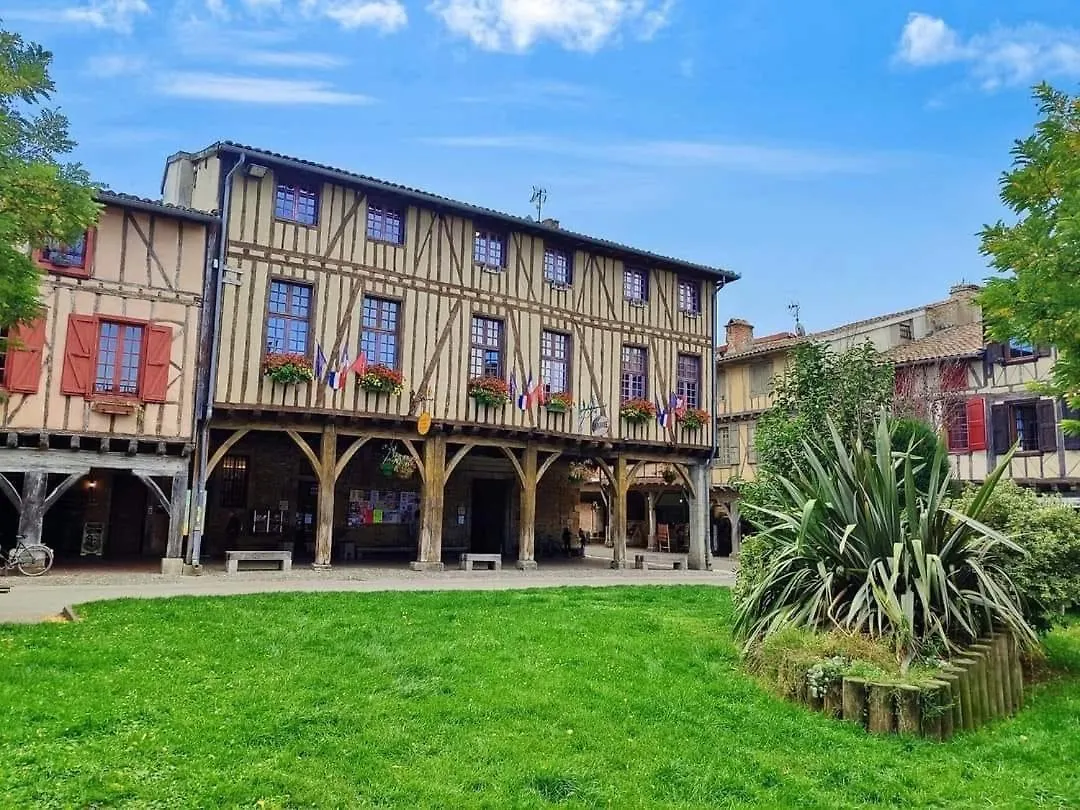 Appartement Hote Labyrinthe Sur La Place Chambres D, Hotes , Calme ,Netflix Mirepoix